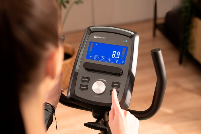 Bicicletta reclinata Hop-Sport Ravel dotata di computer di allenamento