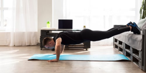 Calisthenics a casa: muscoli veri senza spendere un euro