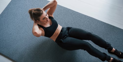Crunch su tappetino - Scopri come fare i crunch su tappetino senza errori