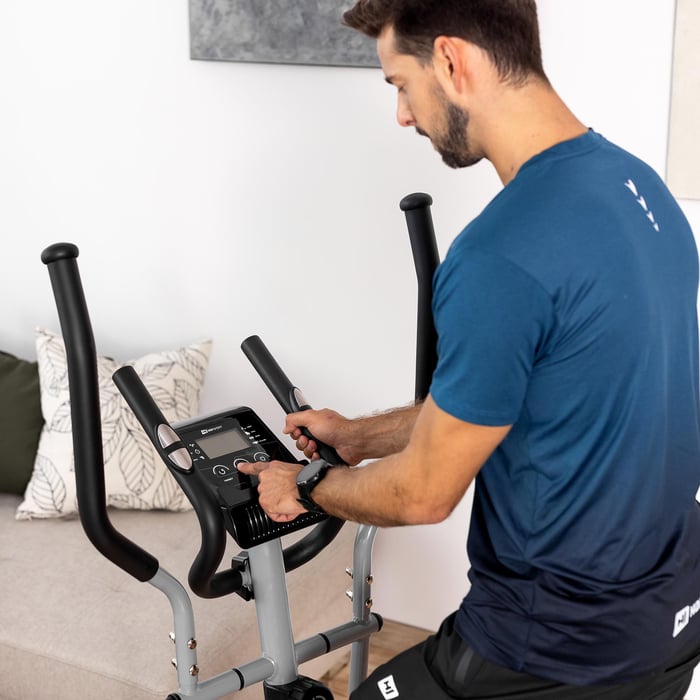 Computer di allenamento multifunzionale e sensori di polso nell'orbitrek magnetico HS-2050C Cosmo