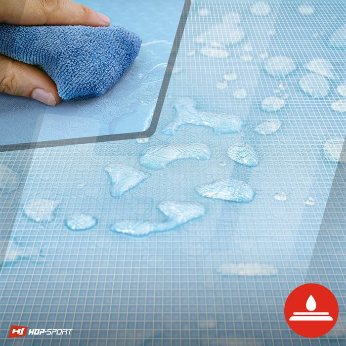 Mostrata l'impermeabilità del tappetino TPE di colore blu-azzurro del marchio Hop-sport